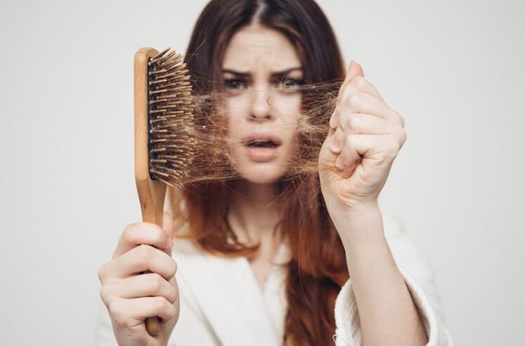 Haarausfall bei Frauen.